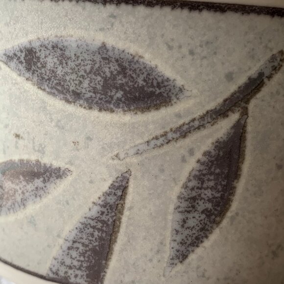 Vtg MIKASA Intaglio Nature's Breeze Gray Bowl with Lid - Picture 10 of 12